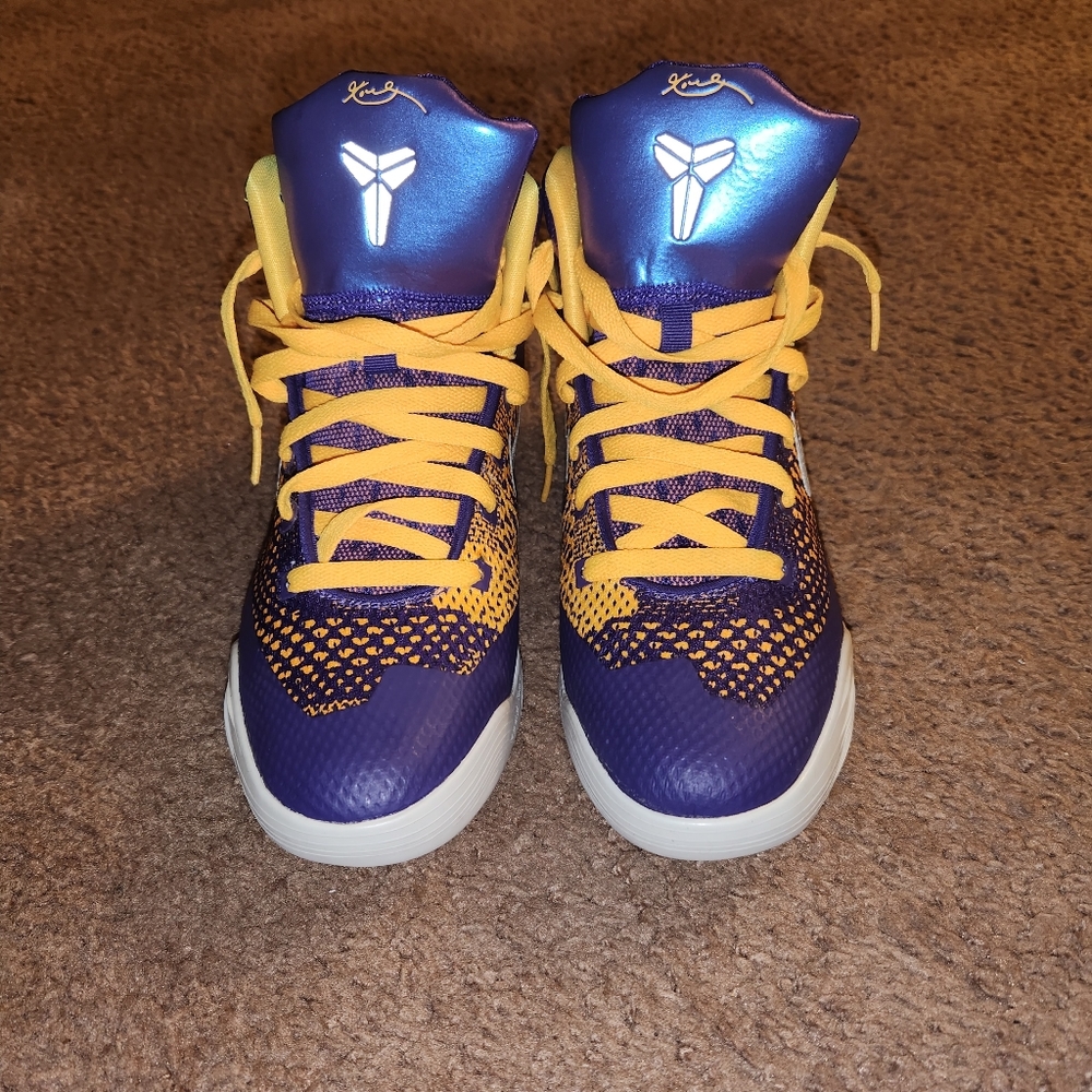 Nike Kobe 9 Elite (GS) 5.5Y COURT PURPLE/WHITE 636602 501